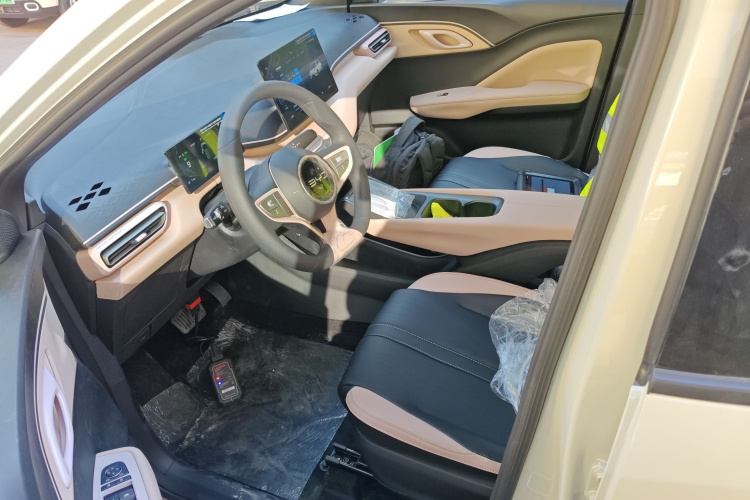 比亚迪 海鸥 2025款 智驾版 305km 活力版中控内饰20