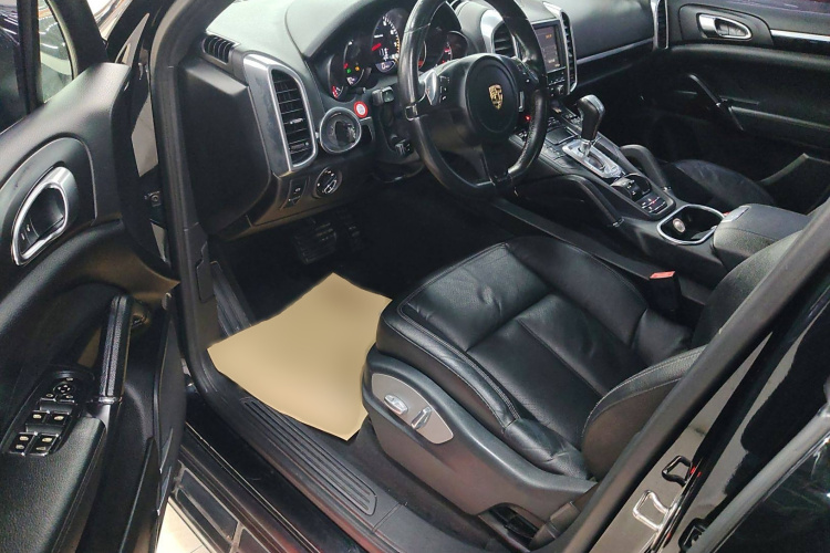 保时捷Cayenne（平行进口）中控内饰7003