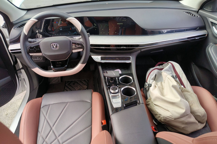 长安 逸动 2024款 PLUS 蓝鲸NE 1.4T GDI DCT高能版中控内饰12