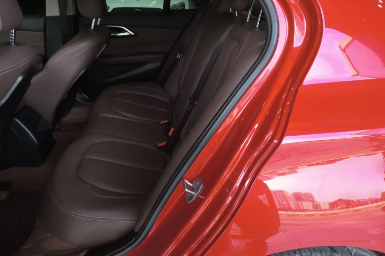 宝马1系 2019款 118i M运动套装中控内饰21