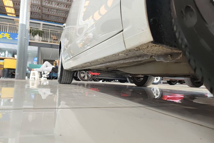 别克 英朗 2021款 1.3T 自动轻混动进取型机舱底盘29