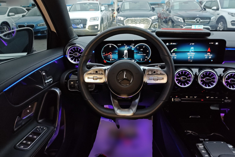 奔驰A级 2022款 改款三 A 200 L 运动轿车时尚型局部细节13