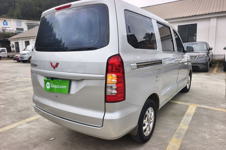 五菱汽车 五菱宏光V 2022款 1.5L劲享版电动助力LAR车身外观7