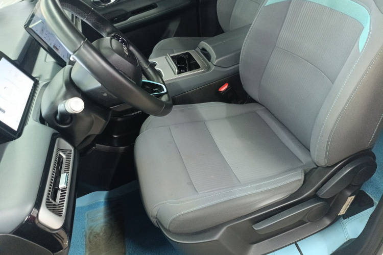 埃安 AION Y 2023款 Plus 610 乐享版 三元锂中控内饰19