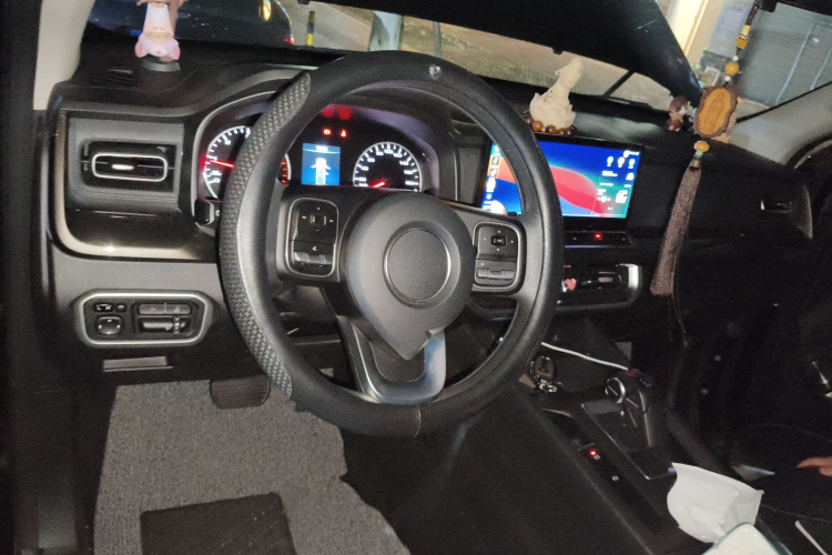 长城 炮 2023款 2.0T商用版自动柴油两驱精英型标箱GW4D20M中控内饰13