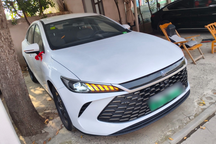 比亚迪 秦PLUS 2025款 DM-i 智驾版 55KM领先型车身外观3