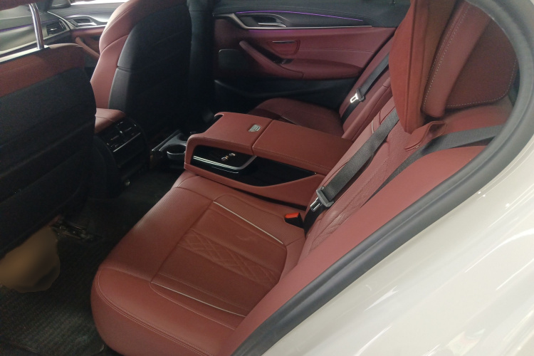 宝马5系新能源 2021款 535Le 先锋版M运动套装中控内饰7004