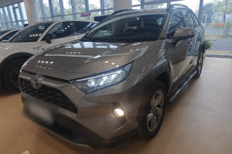 丰田 RAV4荣放 2022款 2.0L CVT两驱风尚Plus版