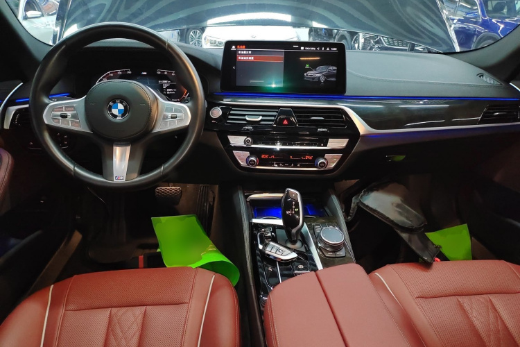 宝马5系 2022款 改款二 525Li M运动套装中控内饰12