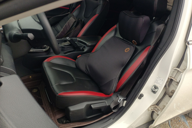 启辰D60 2018款 1.6L 手动智联精英版中控内饰19