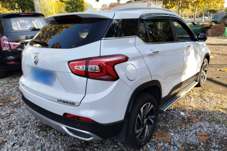 宝骏510 2017款 1.5L 手动豪华型车身外观7