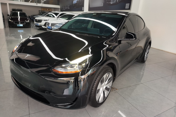 特斯拉 Model Y 2022款 改款 后轮驱动版车身外观1