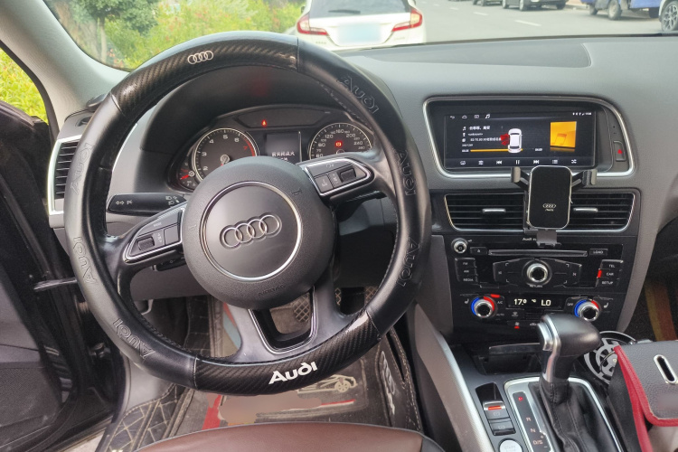 奥迪Q5 2016款 40 TFSI 技术型中控内饰13