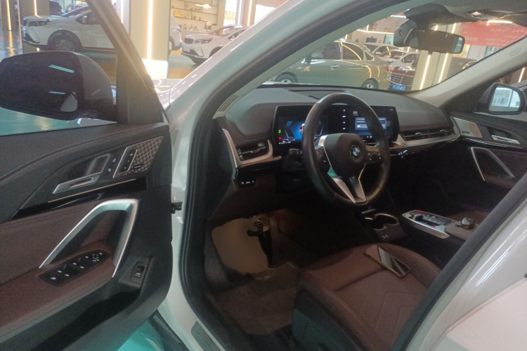 宝马X1 2023款 sDrive25Li X设计套装中控内饰20