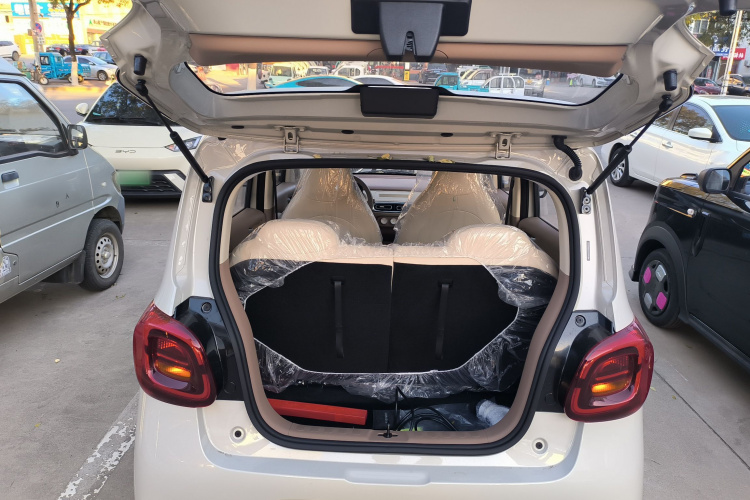 五菱汽车 宏光MINIEV 2025款 四门版 进阶款机舱底盘23