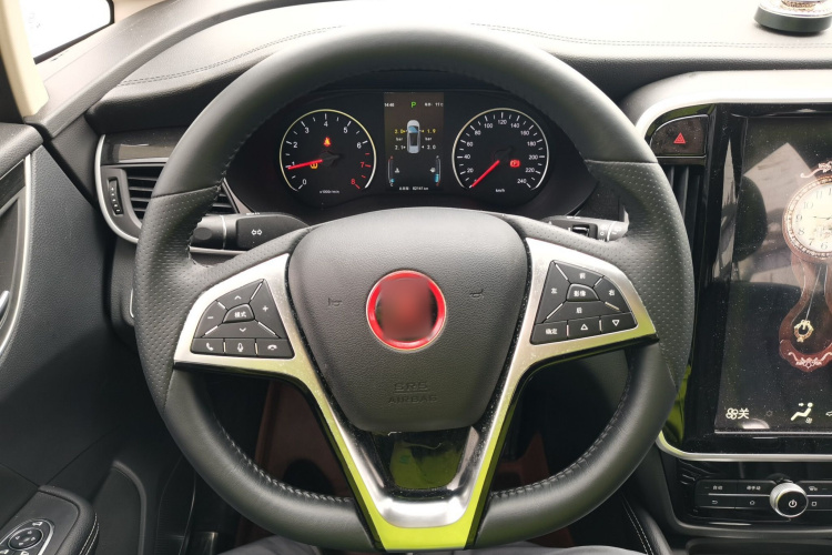 比亚迪 宋MAX 2017款 1.5T 自动智联尊贵型 7座中控内饰13