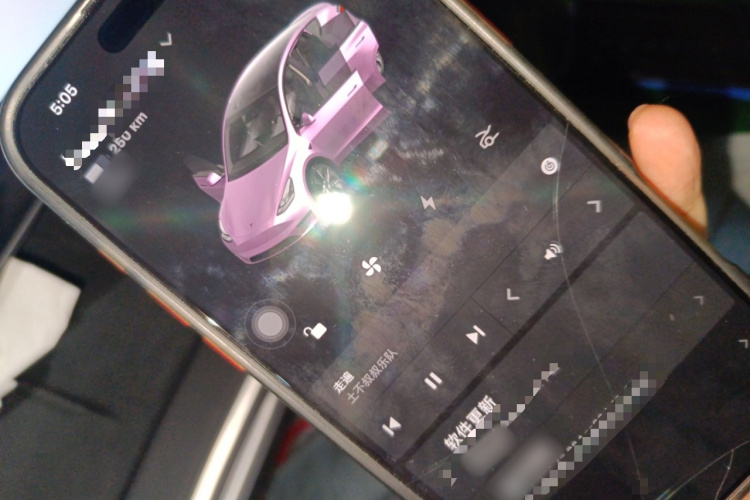 特斯拉 Model Y 2022款 后轮驱动版中控内饰7001