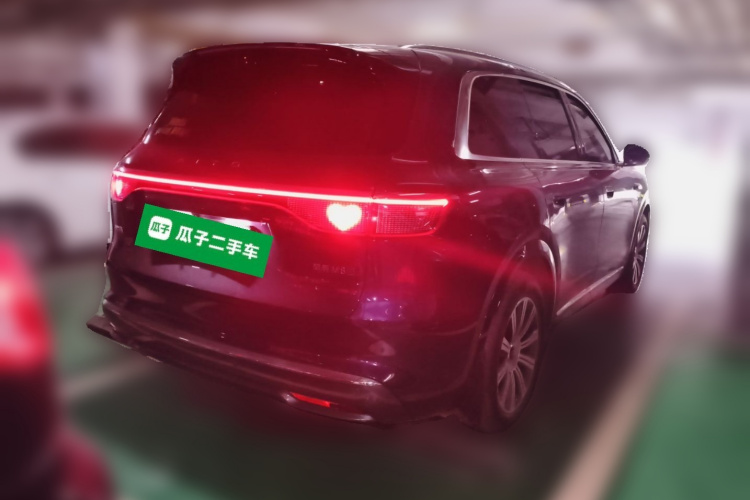 鸿蒙智行 问界M8 2025款 纯电 Max+ 六座四驱版车身外观7