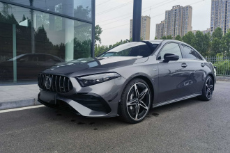 奔驰A级AMG 2025款 AMG A 35 L 4MATIC