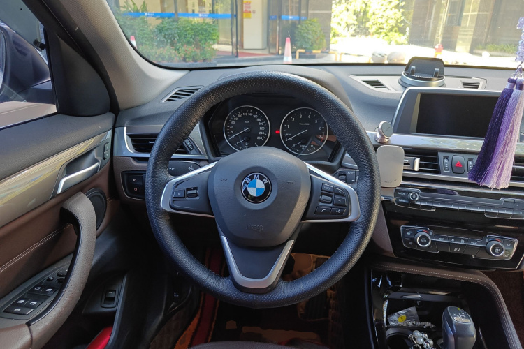 宝马X1 2018款 sDrive18Li 尊享型中控内饰13