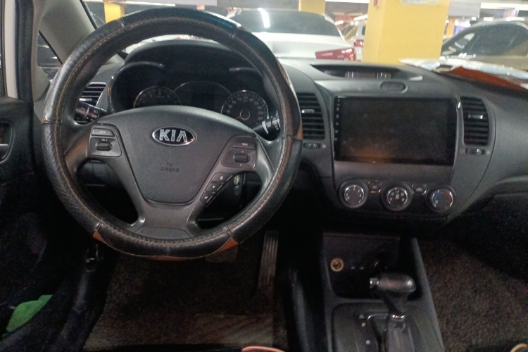 起亚K3 2015款 1.6L 自动GL中控内饰7002