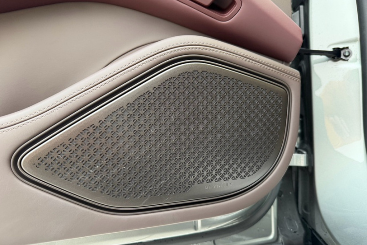 腾势Z9GT 2024款 1100四驱Max版局部细节9003