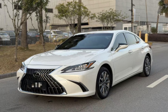 雷克萨斯ES 2023款 200 卓越版