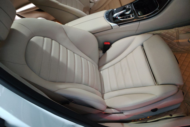 奔驰C级 2015款 C 200 L 4MATIC局部细节41