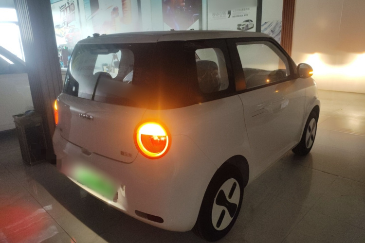 长安启源 长安Lumin 2026款 宝藏版 301km 臻爱米 宁德车身外观7