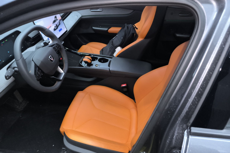 长安UNI-V 2025款 第三代 2.0T 劲擎型中控内饰19