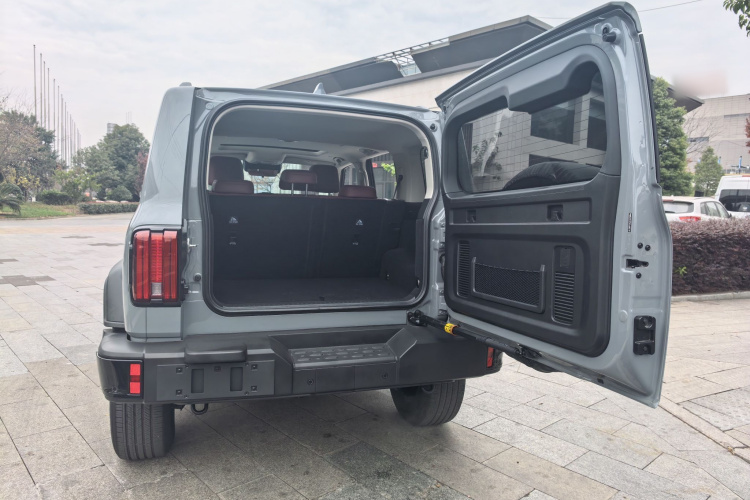 坦克300 2025款 2.0T 征服者车身外观6010