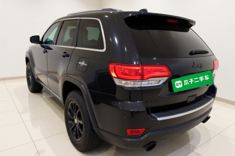 Jeep 大切诺基(进口) 2015款 3.0L 精英导航版车身外观5