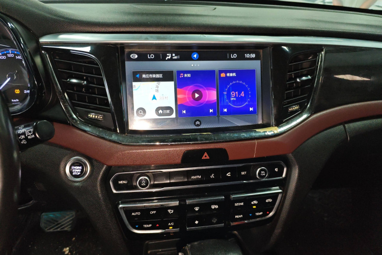 广汽传祺 传祺GS8 2017款 320T 两驱豪华智联版（七座）局部细节16