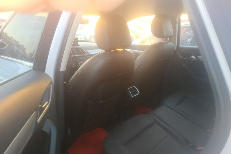 奥迪Q3 2016款 30 TFSI 标准型中控内饰7004