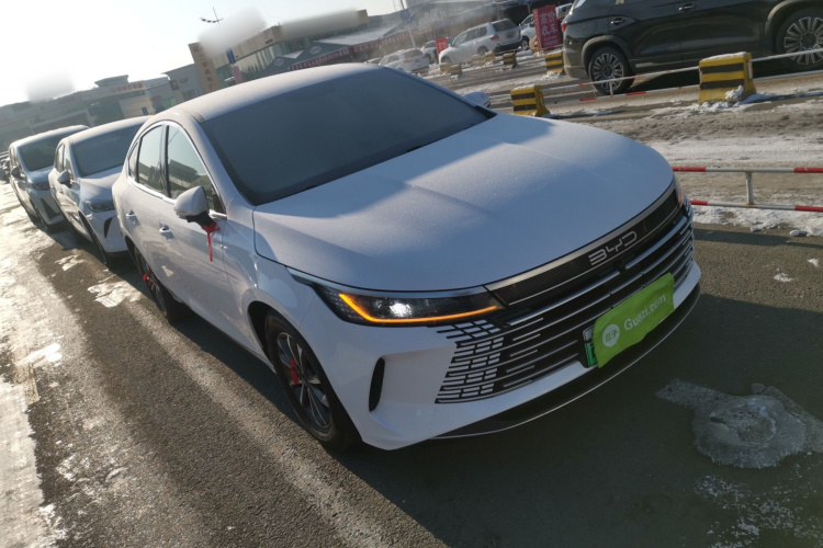 比亚迪 驱逐舰05 2024款 荣耀版 DM-i 55KM 豪华型车身外观3