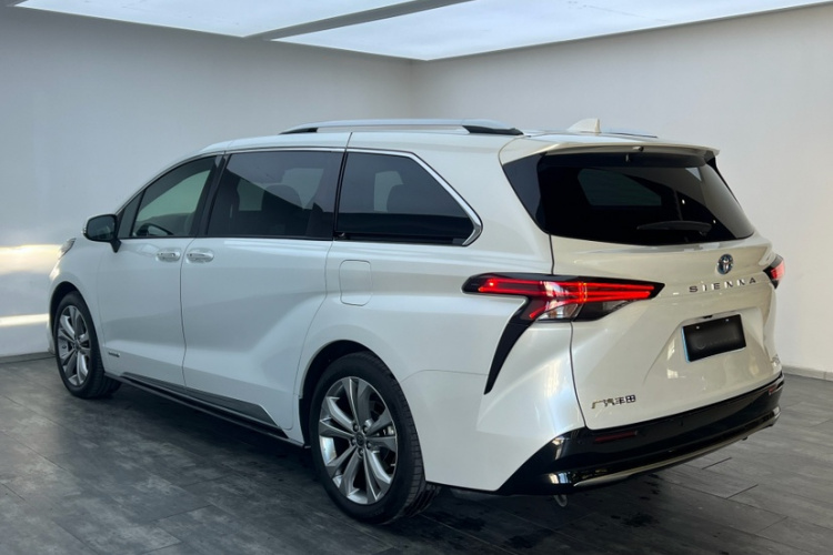 丰田 赛那SIENNA 2023款 2.5L混动 铂金版车身外观6001