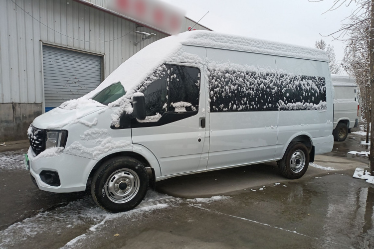 江铃福顺 2022款 2.0T 手动多功能乘用车中轴中高顶6-7座车身外观6003