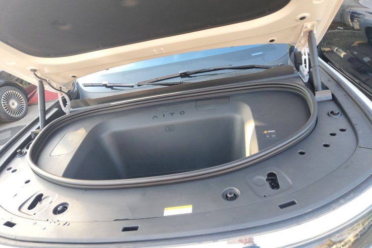 鸿蒙智行 问界M8 2025款 纯电 Max+ 五座长续航版局部细节24