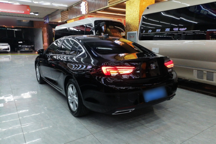 别克 君威 2024款 改款 25T 超享版车身外观4