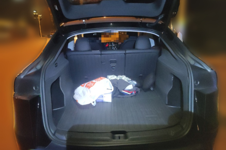 特斯拉 Model Y 2025款 改款 长续航全轮驱动版中控内饰23