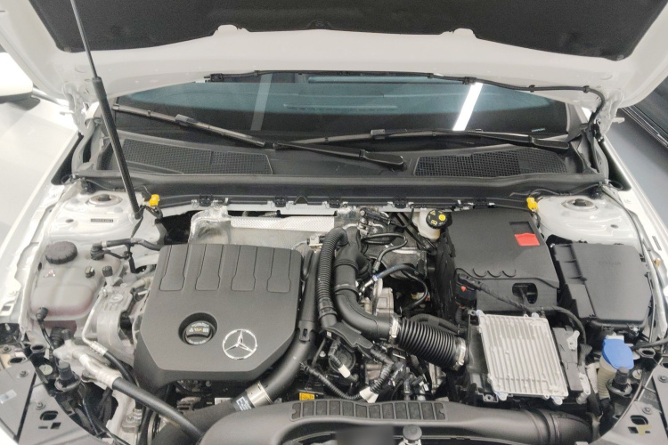 奔驰A级 2024款 改款 A 200 L 时尚型机舱底盘24