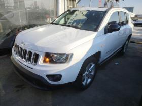 Jeep 指南者(进口) 2015款 2.0L 两驱运动版