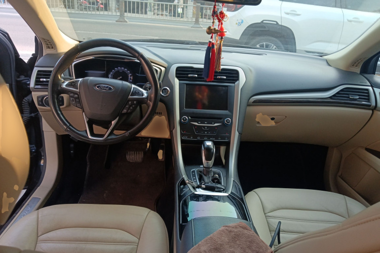 福特 蒙迪欧 2013款 2.0L GTDi200豪华型中控内饰12