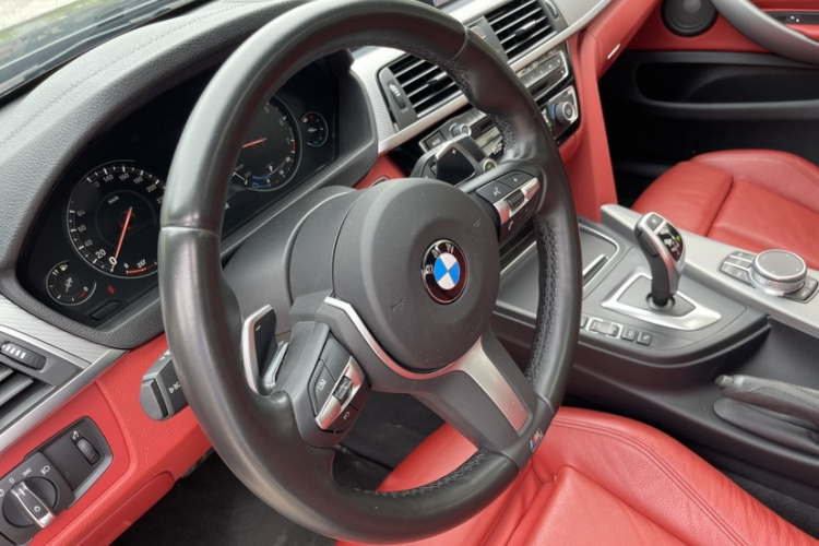 宝马4系 2019款 425i Gran Coupe M运动曜夜版中控内饰7004