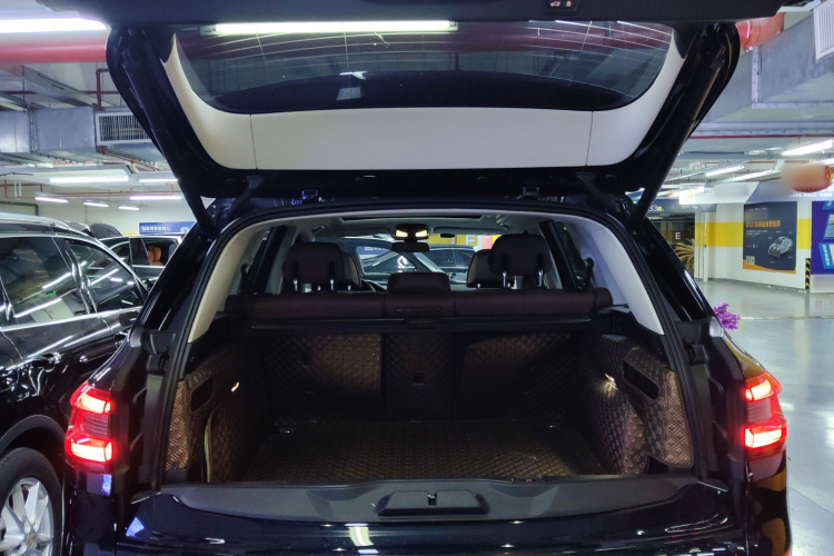 宝马X5(进口) 2022款 xDrive40i 尊享型 M运动套装机舱底盘23