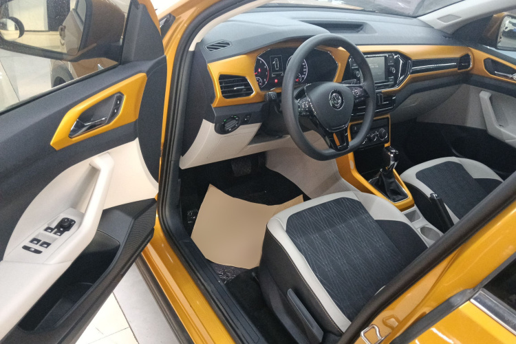 大众 途铠 2019款 280TSI DSG舒适版中控内饰7003