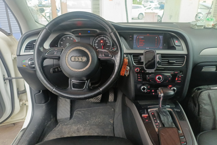 奥迪A4L 2015款 35 TFSI 自动标准型中控内饰7002