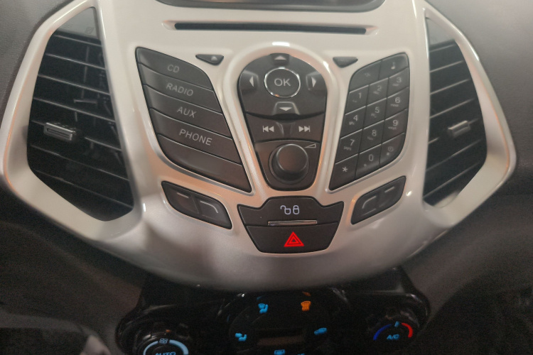 福特 翼搏 2013款 1.5L 自动尊贵型局部细节16