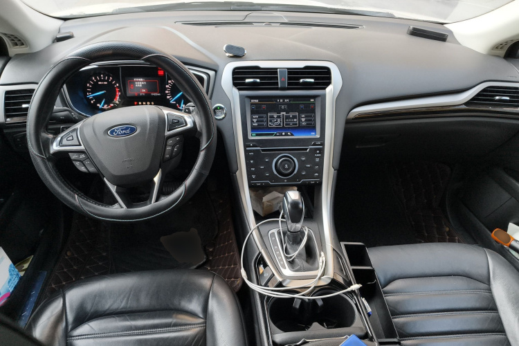 福特 蒙迪欧 2013款 2.0L GTDi200豪华型中控内饰12