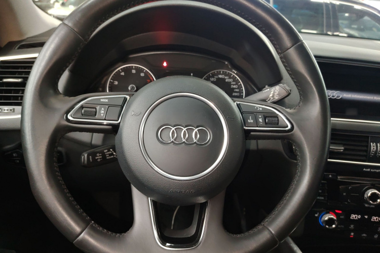 奥迪Q5 2015款 40 TFSI 技术型中控内饰13